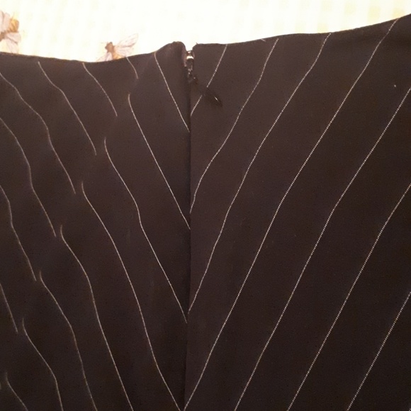 ā¼ļø Dress Barn Pinstripe Ruffle Skirt size 12 - Picture 5 of 6